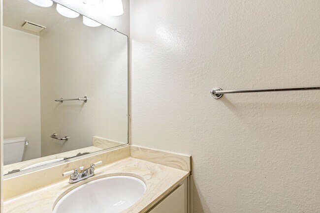 Building Photo - Spacious 4-Bedroom Home in Prime Milpitas