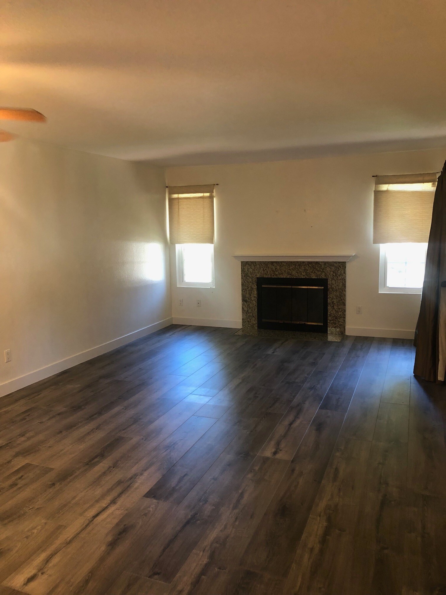 Building Photo - 12083 Alta Carmel Ct