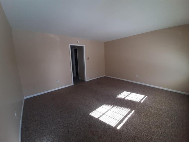 Building Photo - 157 Main Street, Unit B