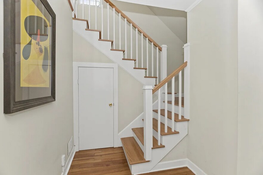 Building Photo - 2353 Ridge Ave