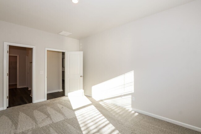 Building Photo - 313 Parkington Ln
