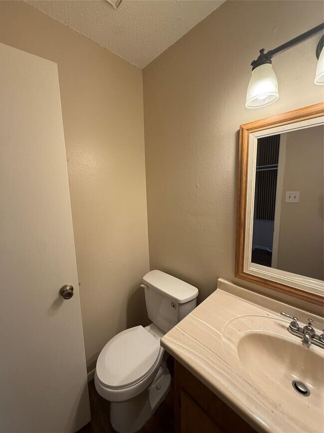 Building Photo - 812 Ramble Ln