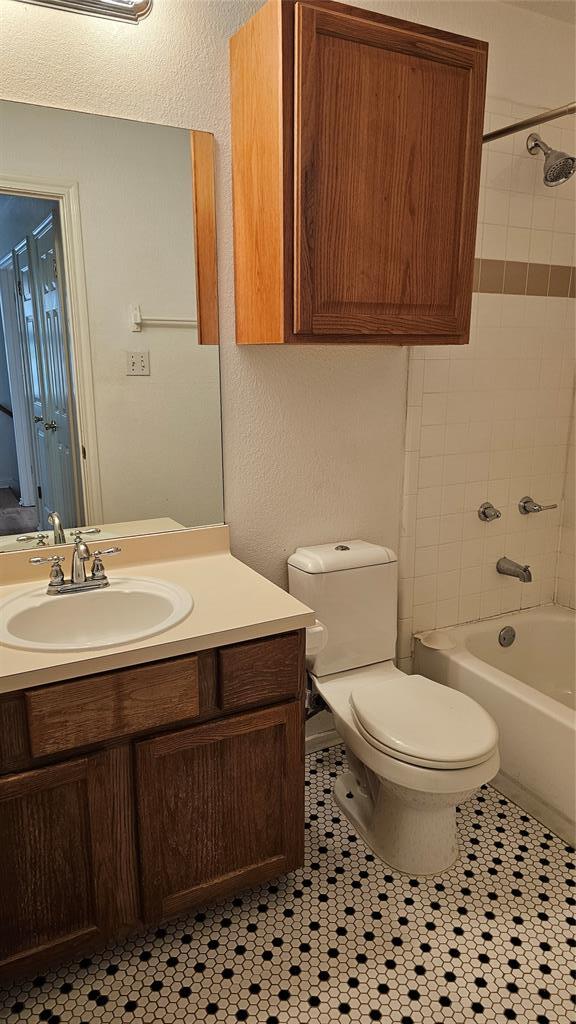 Building Photo - 8010 Willet Trail