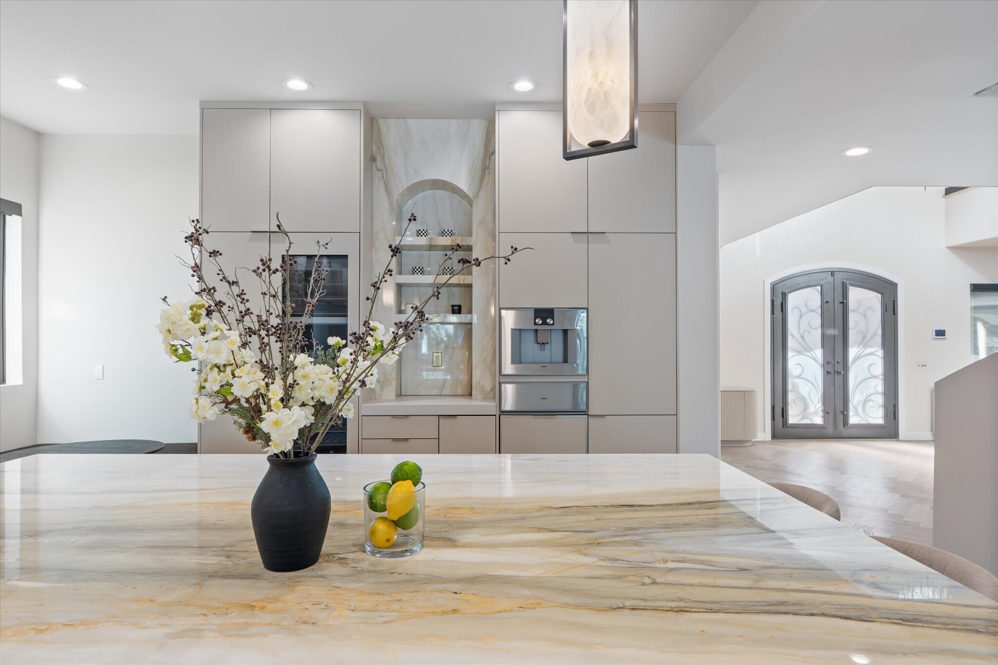 Building Photo - 17437 Oak Creek Ct