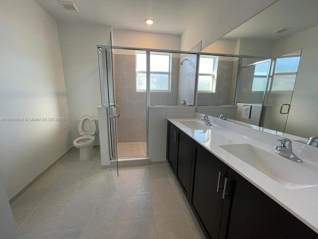 Building Photo - 2634 SE 11th Ct