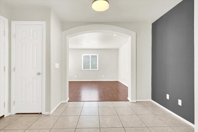 Building Photo - 6909 Graceful Cloud Ave