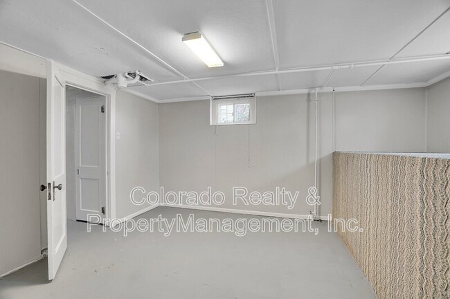 Building Photo - 1405 15th Ave