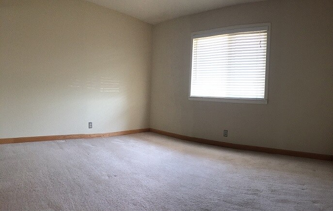 Building Photo - 1437 Lansing Ave