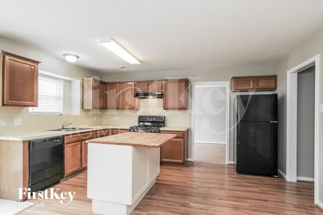 Building Photo - 14827 Willow Hearth Dr