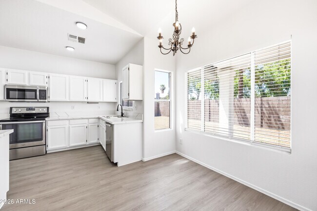 Building Photo - 1540 E San Remo Ave