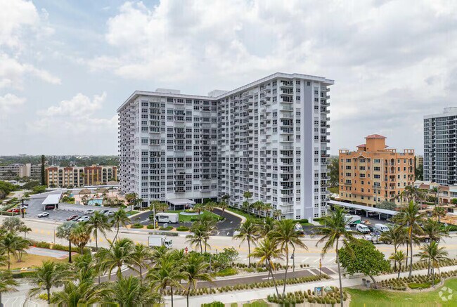Building Photo - 405 N Ocean Blvd