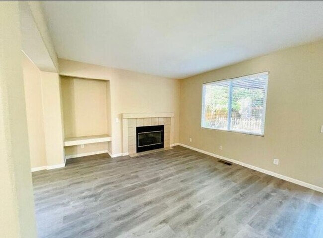 Building Photo - 3200 Fairlands Ct