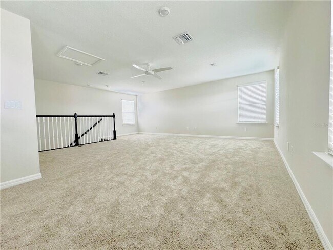 Building Photo - 6618 Willow View Ave
