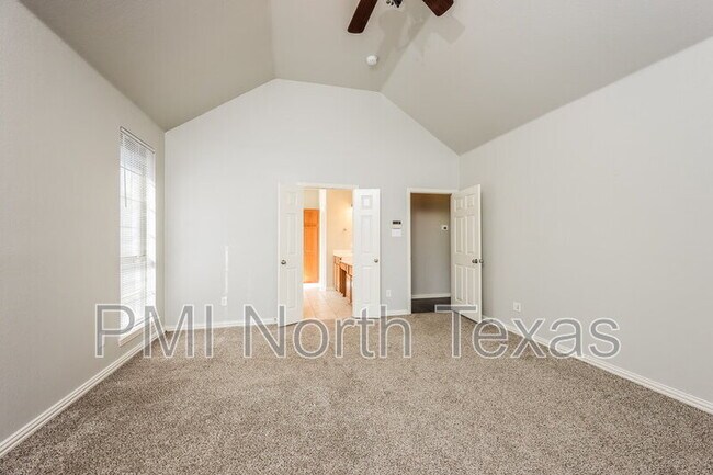 Building Photo - 2541 Indian Hills Dr