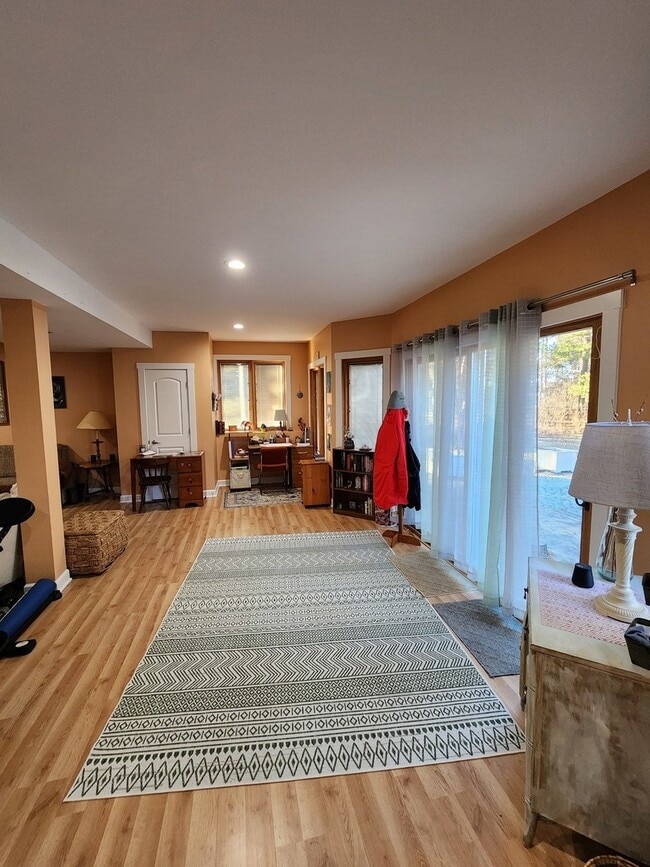 Building Photo - 1504 marshland Way
