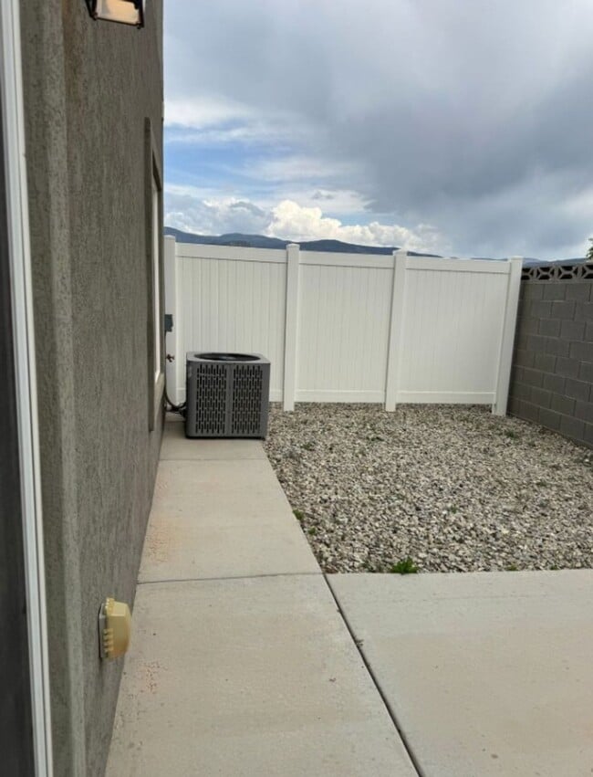 Building Photo - 3129 W 1650 N