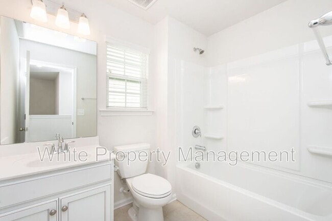 Building Photo - 1043 Winnett Dr