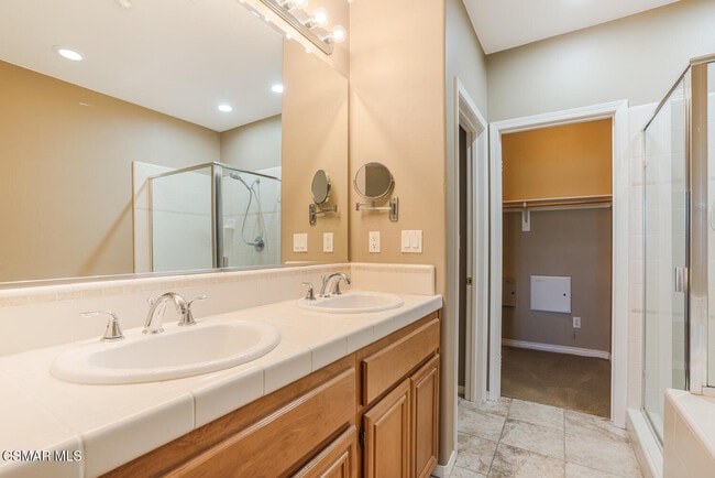 Building Photo - 3327 Shadetree Way