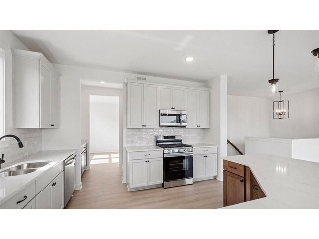 Building Photo - 2133 Westpointe Dr