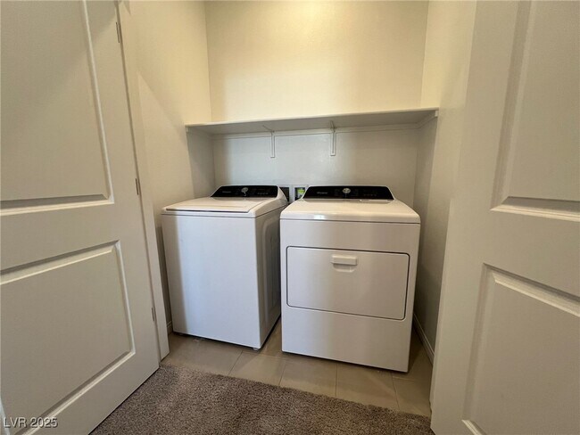 Building Photo - 230 Wewatta Ave