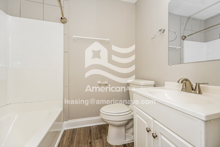 Building Photo - 114 Ravenwood Way