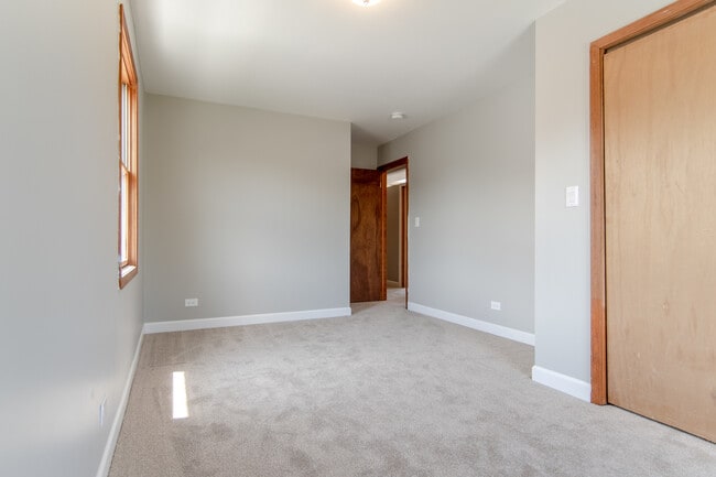 Building Photo - 301 Bohland Ave