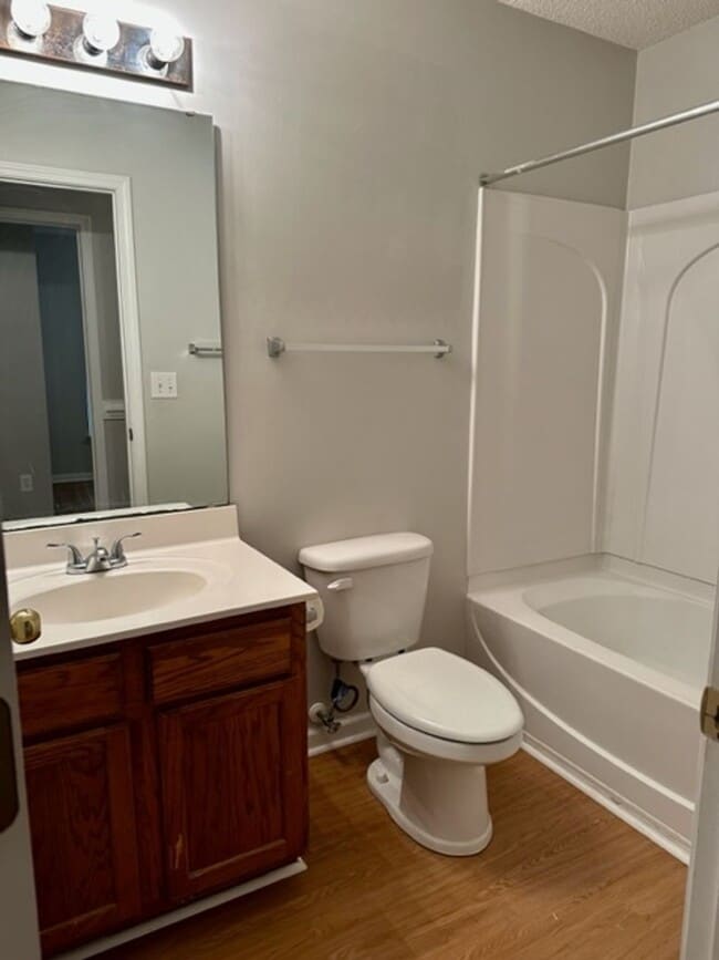 Building Photo - 5091 Ballantine Dr