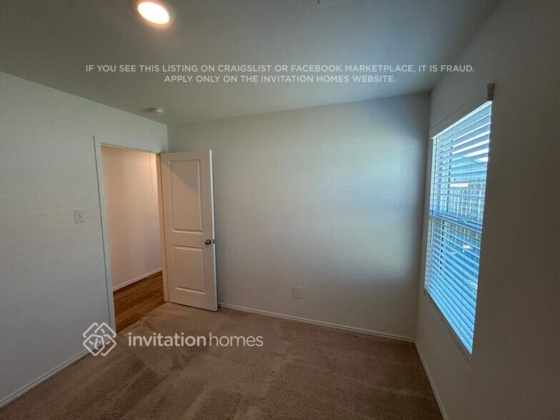 Building Photo - 3212 Crestone Dr