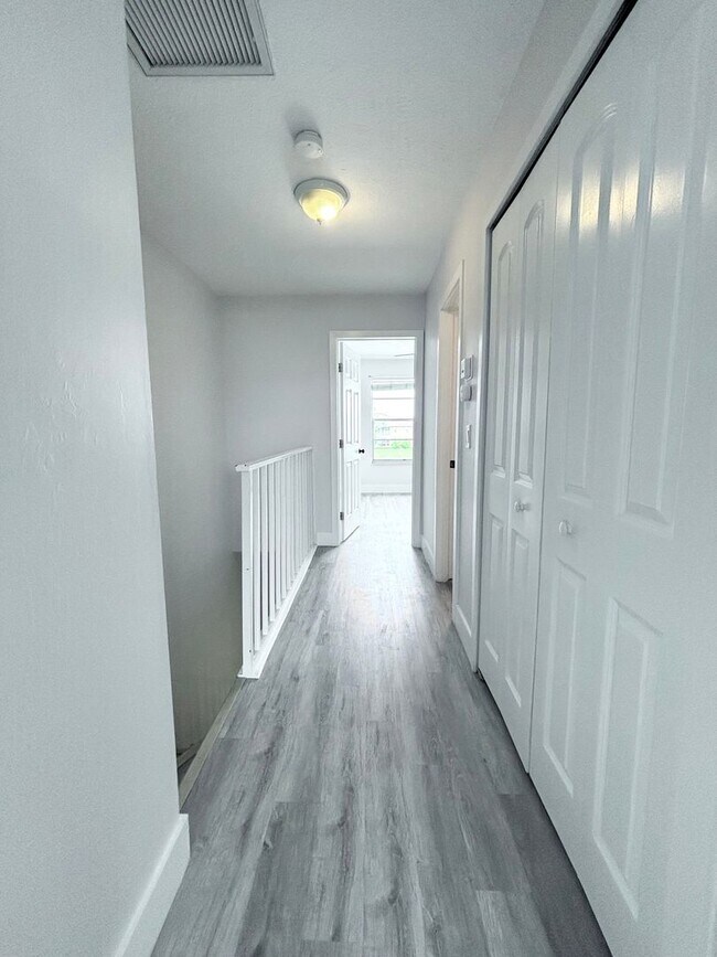 Building Photo - Stunningly Remodeled 2-Bed, 1.5-bath, with...