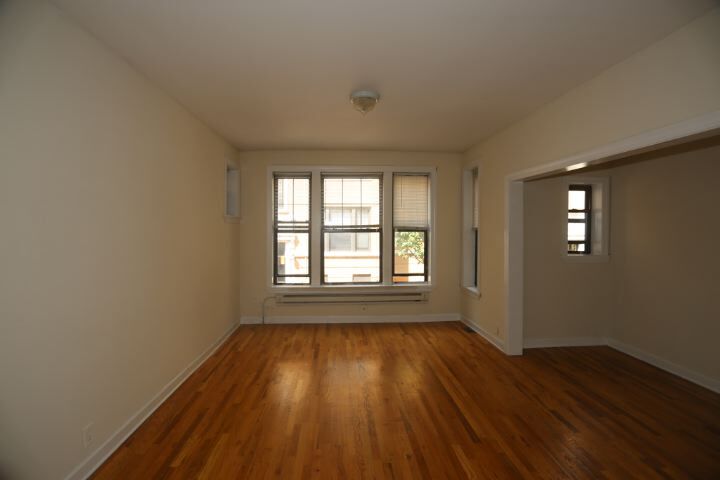 Building Photo - 714 W Barry Ave