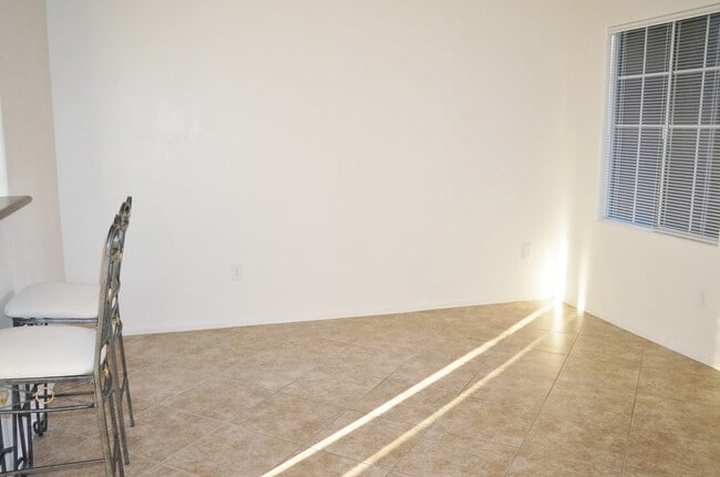 Building Photo - Charming condo in desirable Northwest Las Vegas near Sky Pointe