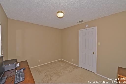 Building Photo - 9614 Fern Crest