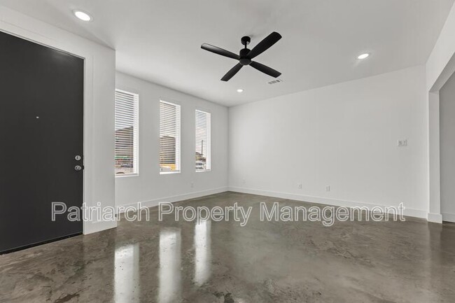 Building Photo - 3003 Alpha Wolf Ct