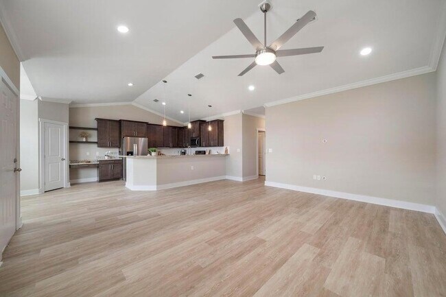 Building Photo - 834 Cannon Ln