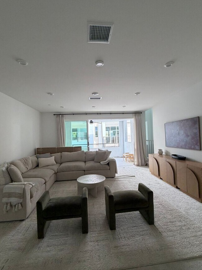 Building Photo - Everly At Civita Gorgeous Home with Lots of Upgrades- A Resort Style Living in the Heart of San D...