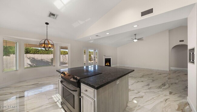 Building Photo - 11446 N 109th St