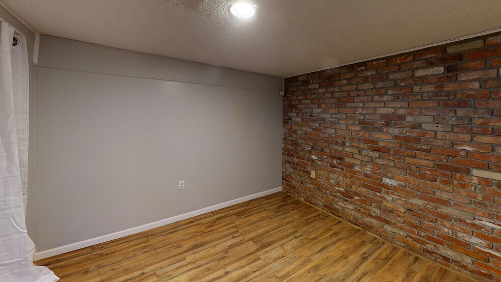 Building Photo - 407 SW Stratford Rd