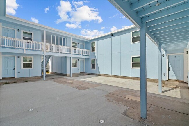 Building Photo - 2802 Sealy Ave