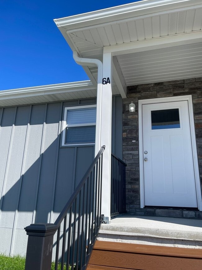 Building Photo - Never Occupied - Brand New 2 bedroom 2 bath Duplex in Kimberling City, MO - Ask us about Move In ...