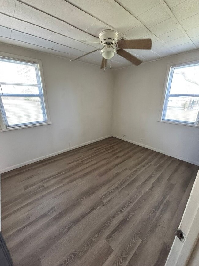 Building Photo - Adorable 2-bedroom 1-bathroom in Lincoln, AR!