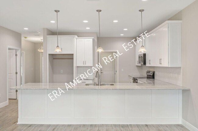 Building Photo - 721 Fairview Dr
