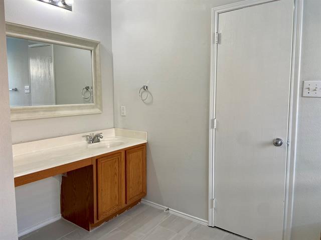 Building Photo - 3116 Kennedy Dr