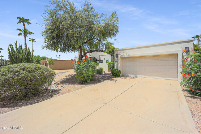 Building Photo - 8526 E San Jacinto Dr