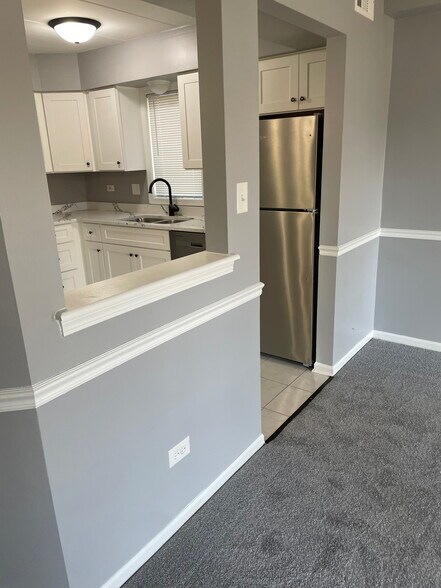 Kitchen - 9960 W 153rd St
