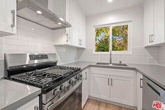 Building Photo - 1252 N Crescent Heights Blvd