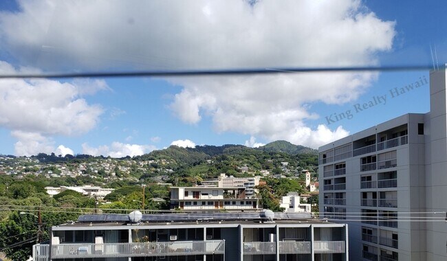 Building Photo - **UPGRADED, RARE Only 2 units per floor! 2...