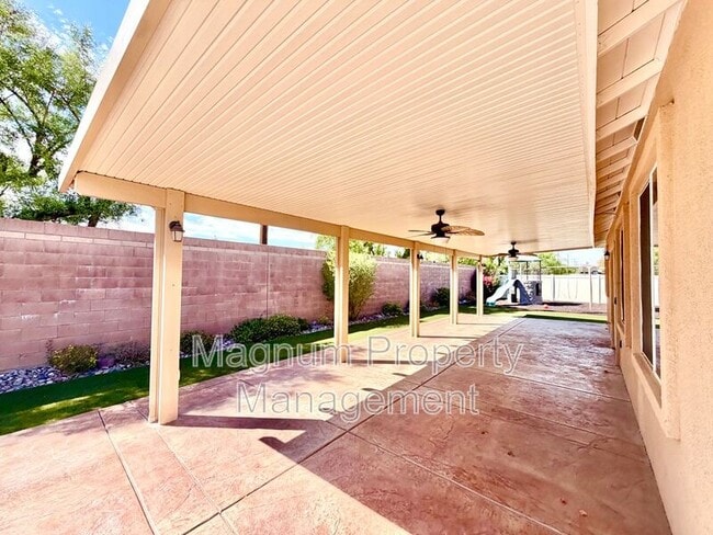 Building Photo - 33205 Gypsum St