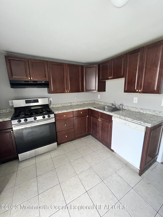 Building Photo - 22 Borden Ave