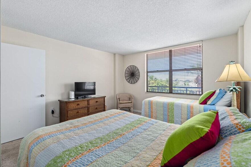 Building Photo - 6240 A1A S