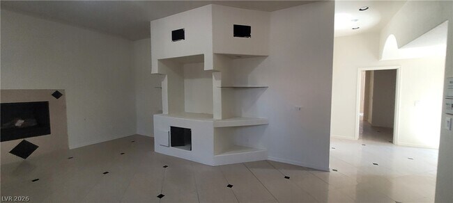 Building Photo - 7728 Villa De La Paz Ave